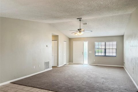 Villa ou maison à louer à Palm Coast, Floride: 3 chambres, 147.81 m2 № 2109262 - photo 4