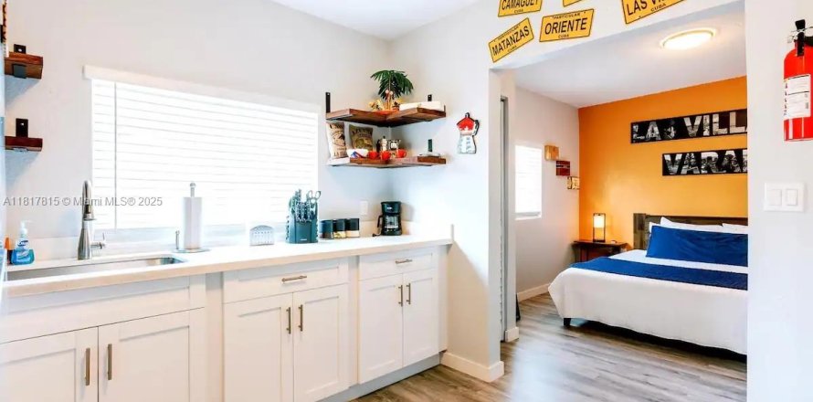 Immobilier commercial à Miami, Floride 1 chambre, 55.74 m2 № 1774450