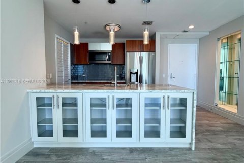 Copropriété à louer à Miami, Floride: 2 chambres, 93.46 m2 № 2026635 - photo 4