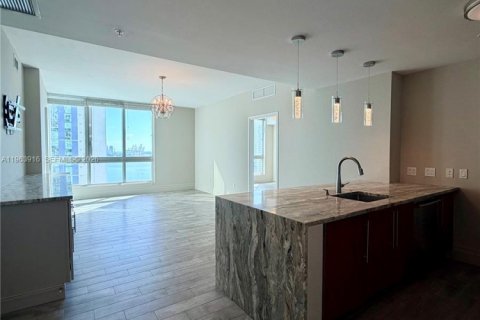 Copropriété à louer à Miami, Floride: 2 chambres, 93.46 m2 № 2026635 - photo 7