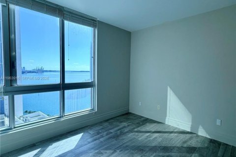 Copropriété à louer à Miami, Floride: 2 chambres, 93.46 m2 № 2026635 - photo 2