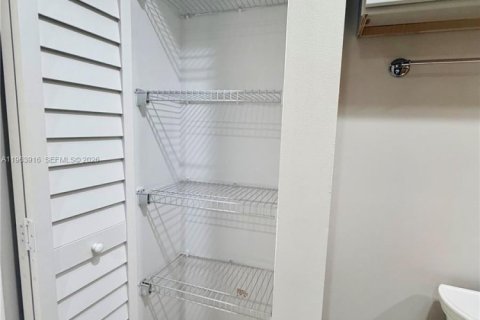 Copropriété à louer à Miami, Floride: 2 chambres, 93.46 m2 № 2026635 - photo 20