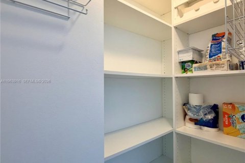 Copropriété à louer à Miami, Floride: 2 chambres, 93.46 m2 № 2026635 - photo 28