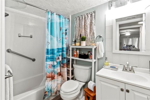 Condo in Bradenton, Florida, 1 bedroom  № 1689758 - photo 21