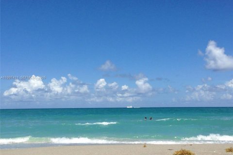 Casa en venta en Hutchinson Island South, Florida, 3 dormitorios, 151.62 m2 № 2172587 - foto 2