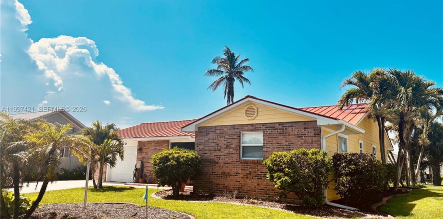 Casa en Hutchinson Island South, Florida 3 dormitorios, 151.62 m2 № 2172587
