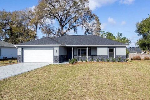House in Silver Springs Shores, Florida 3 bedrooms, 119.57 sq.m. № 2145232