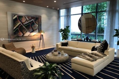 Condo in Miami, Florida, 1 bedroom  № 2012639 - photo 21