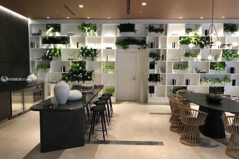 Condo in Miami, Florida, 1 bedroom  № 2012639 - photo 22