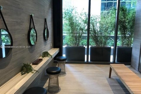 Condo in Miami, Florida, 1 bedroom  № 2012639 - photo 19