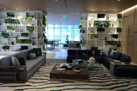 Condo in Miami, Florida, 1 bedroom  № 2012639 - photo 23