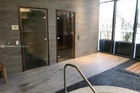 Condo in Miami, Florida, 1 bedroom  № 2012639 - photo 18