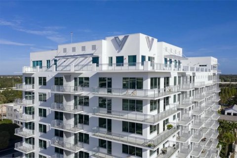 Apartamento en alquiler en Saint Petersburg, Florida, 3 habitaciones, 45.99 m2 № 1869428 - foto 1