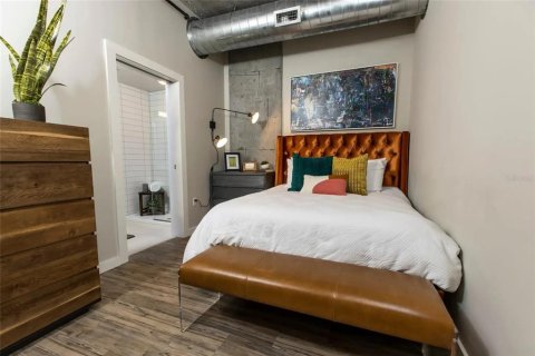 Apartamento en alquiler en Saint Petersburg, Florida, 3 habitaciones, 45.99 m2 № 1869428 - foto 3