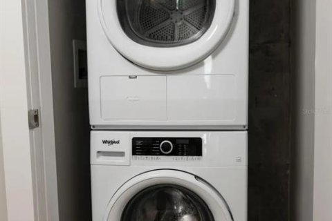 Apartamento en alquiler en Saint Petersburg, Florida, 3 habitaciones, 45.99 m2 № 1869428 - foto 4