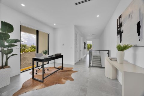 Touwnhouse à vendre à Miami, Floride: 4 chambres, 272.11 m2 № 2414467 - photo 19
