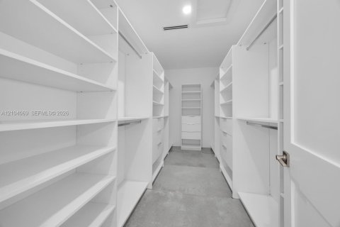 Touwnhouse à vendre à Miami, Floride: 4 chambres, 272.11 m2 № 2414467 - photo 25