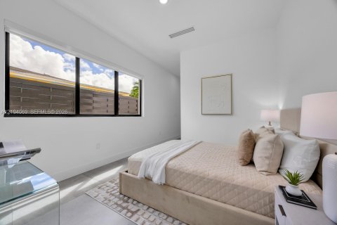Touwnhouse à vendre à Miami, Floride: 4 chambres, 272.11 m2 № 2414467 - photo 26