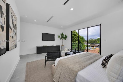 Touwnhouse à vendre à Miami, Floride: 4 chambres, 272.11 m2 № 2414467 - photo 22