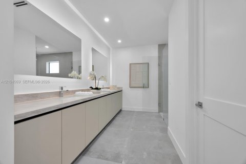 Touwnhouse à vendre à Miami, Floride: 4 chambres, 272.11 m2 № 2414467 - photo 23
