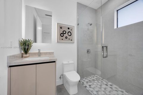 Touwnhouse à vendre à Miami, Floride: 4 chambres, 272.11 m2 № 2414467 - photo 30