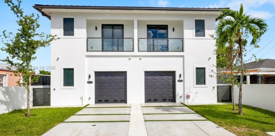 Touwnhouse à Miami, Floride 4 chambres, 272.11 m2 № 2414467