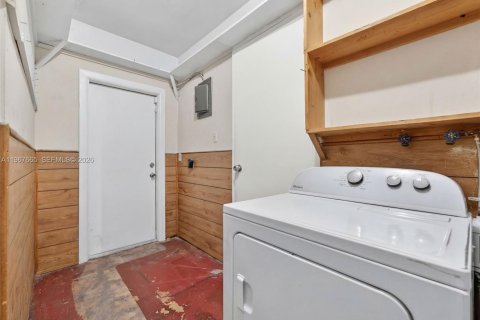 House in Oakland Park, Florida 3 bedrooms, 132.94 sq.m. № 2030524 - photo 23