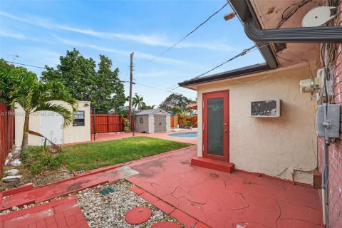 House in Oakland Park, Florida 3 bedrooms, 132.94 sq.m. № 2030524 - photo 26