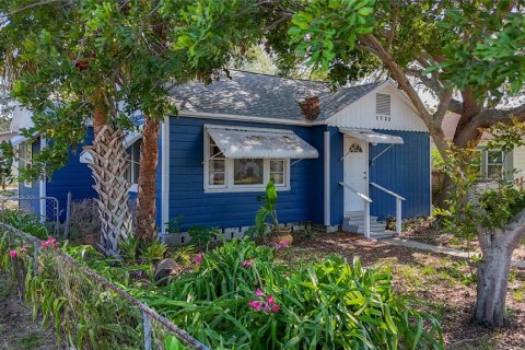House in Saint Petersburg, Florida 2 bedrooms, 74.32 sq.m. № 1577551 - photo 2