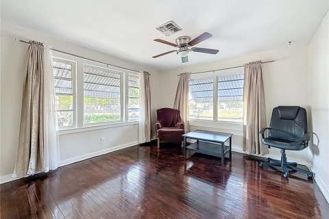 House in Saint Petersburg, Florida 2 bedrooms, 74.32 sq.m. № 1577551 - photo 6