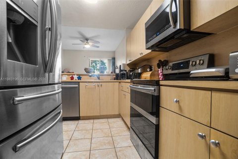 Touwnhouse à vendre à Dania Beach, Floride: 3 chambres, 129.23 m2 № 1999517 - photo 14