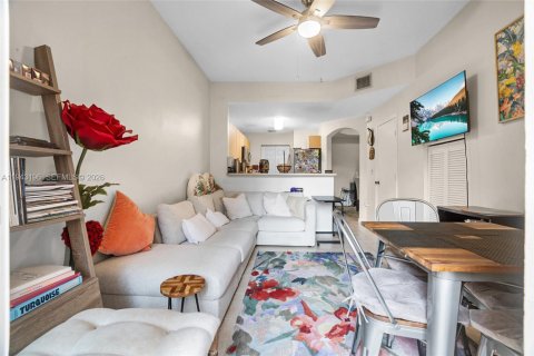 Touwnhouse à vendre à Dania Beach, Floride: 3 chambres, 129.23 m2 № 1999517 - photo 10