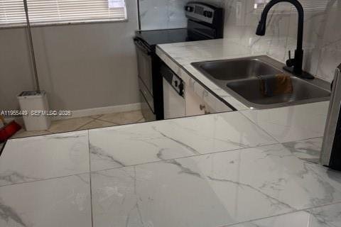 Снять в аренду кондоминиум в Майами, Флорида 2 спальни, 82.78м2, № 2020218 - фото 2