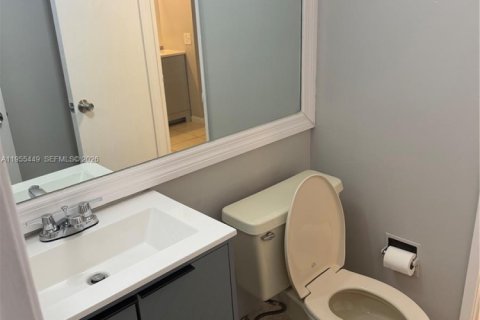 Снять в аренду кондоминиум в Майами, Флорида 2 спальни, 82.78м2, № 2020218 - фото 8