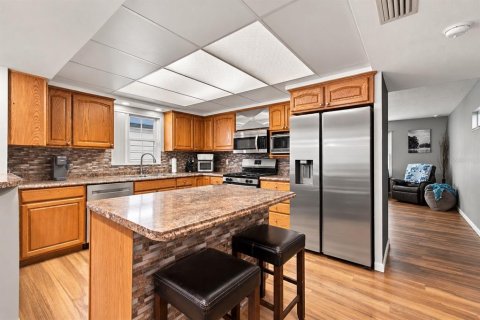 Villa ou maison à vendre à Zephyrhills, Floride: 4 chambres, 187.29 m2 № 2431861 - photo 13