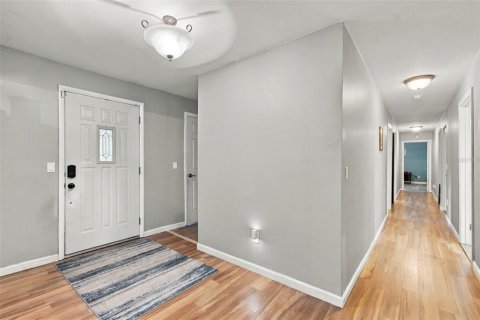 Villa ou maison à vendre à Zephyrhills, Floride: 4 chambres, 187.29 m2 № 2431861 - photo 9