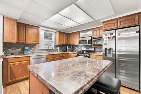 Villa ou maison à vendre à Zephyrhills, Floride: 4 chambres, 187.29 m2 № 2431861 - photo 12