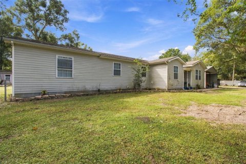 Villa ou maison à vendre à Zephyrhills, Floride: 4 chambres, 187.29 m2 № 2431861 - photo 5
