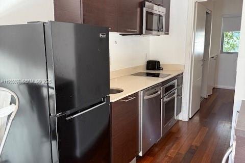 Condo in Miami Beach, Florida, 1 bedroom № 1993995 - photo 11