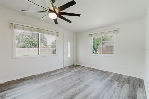 House in Seminole, Florida 3 bedrooms, 78.04 sq.m. № 1824731 - photo 6