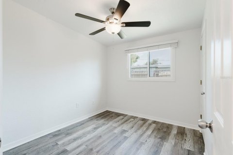House in Seminole, Florida 3 bedrooms, 78.04 sq.m. № 1824731 - photo 21
