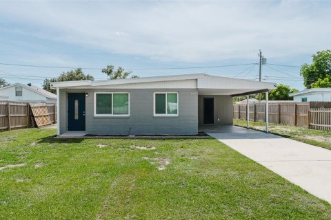 House in Seminole, Florida 3 bedrooms, 78.04 sq.m. № 1824731 - photo 1