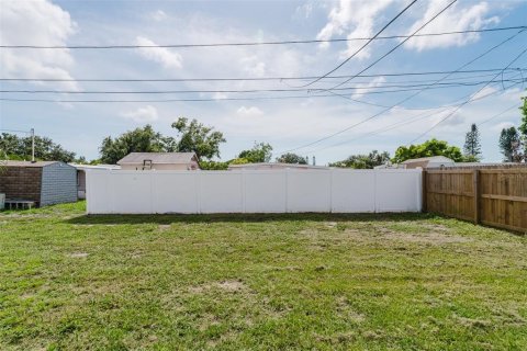 House in Seminole, Florida 3 bedrooms, 78.04 sq.m. № 1824731 - photo 27