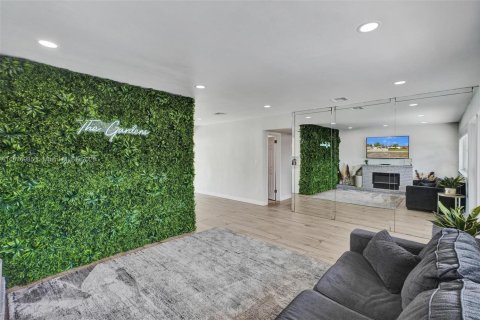 Villa ou maison à louer à Miami Gardens, Floride: 4 chambres, 142.98 m2 № 1922989 - photo 6