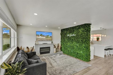 Villa ou maison à louer à Miami Gardens, Floride: 4 chambres, 142.98 m2 № 1922989 - photo 8