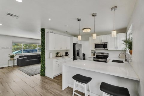 Villa ou maison à louer à Miami Gardens, Floride: 4 chambres, 142.98 m2 № 1922989 - photo 13