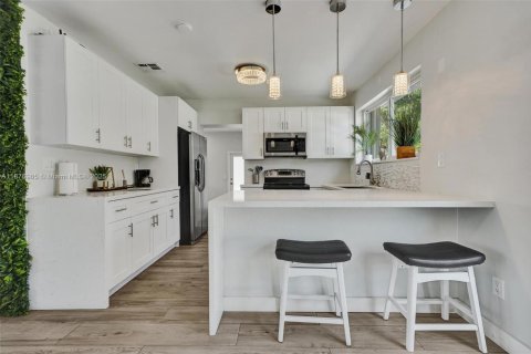 Villa ou maison à louer à Miami Gardens, Floride: 4 chambres, 142.98 m2 № 1922989 - photo 11