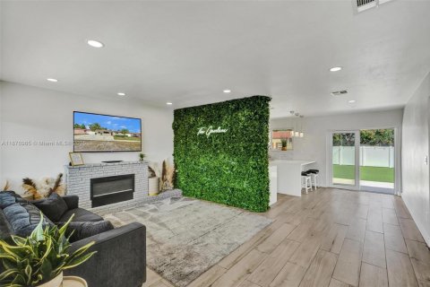 Villa ou maison à louer à Miami Gardens, Floride: 4 chambres, 142.98 m2 № 1922989 - photo 9