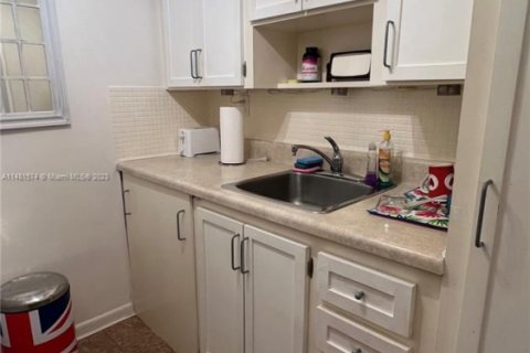 Купить кондоминиум в Майами, Флорида 1 спальня, 57.6м2, № 1958779 - фото 11