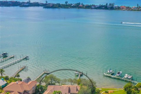 House in Nokomis, Florida 4 bedrooms, 239.22 sq.m. № 563856 - photo 1